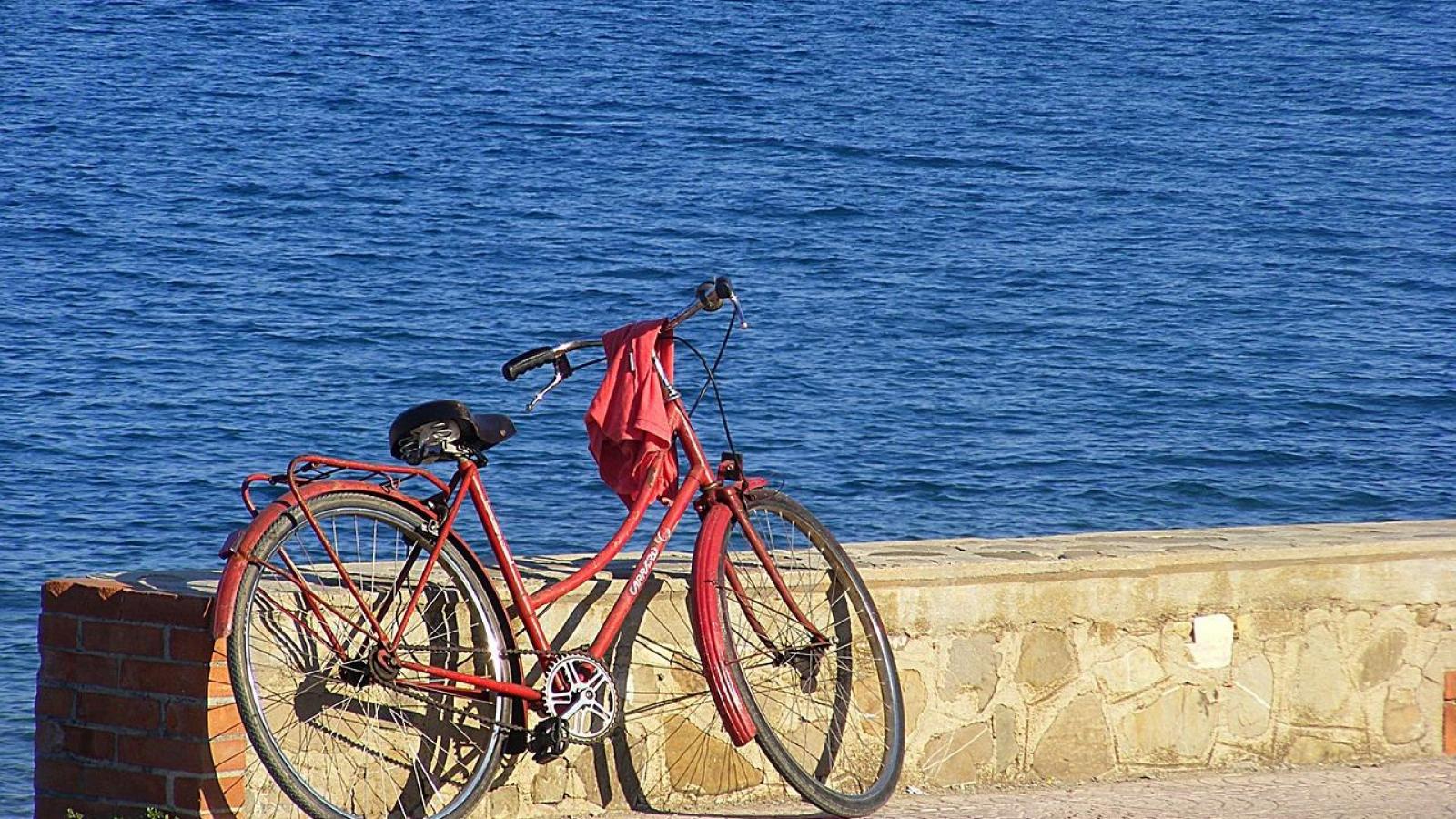 Bike or yoga? Saint-Tropez in sporting mode